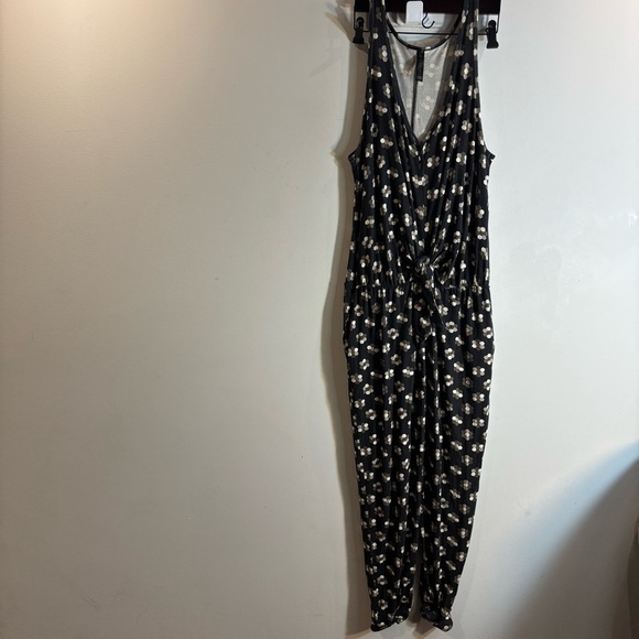 SMASH + TESS HILARY DUFF Collab Sz M Abstract Floral Scoop Neck Jumpsuit - Picture 3 of 9